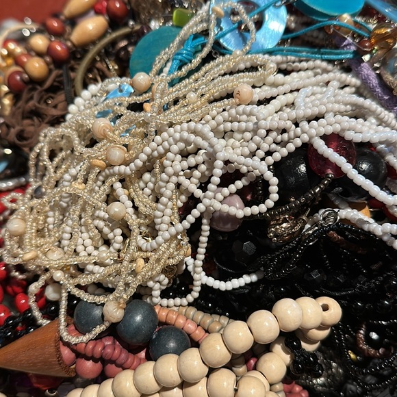 5 LEFT!!! 190 SOLD!
5 POUNDS CRAFT REPURPOSE JEWELRY LOT - Picture 5 of 11